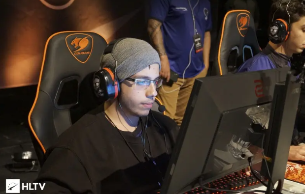 李磊多次在 李磊多次在